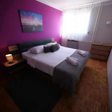 P&c Two-bedroom Sea View With Balcony, Free Public Parking Area