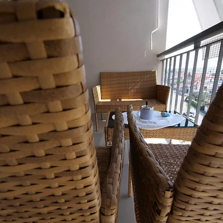 P&c Two-bedroom With Balcony, Near Old Town, Free Public Parking Area *