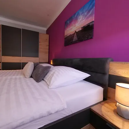 Apartment P&c Two-bedroom With Balcony, Near Old Town, Free Public Parking Area *