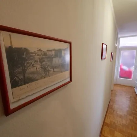 P&c Two-bedroom With Balcony, Near Old Town, Free Public Parking Area