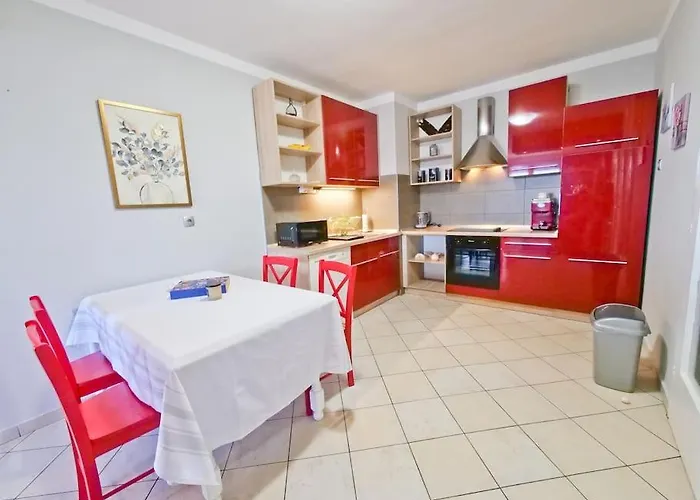 P&c Two-bedroom Sea View With Balcony, Free Public Parking Area * Zadar