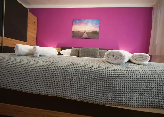 P&c Two-bedroom Sea View With Balcony, Free Public Parking Area