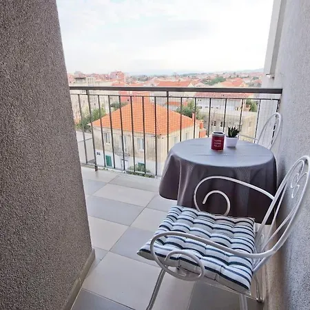 P&c Two-bedroom Sea View With Balcony, Free Public Parking Area 公寓 扎达尔