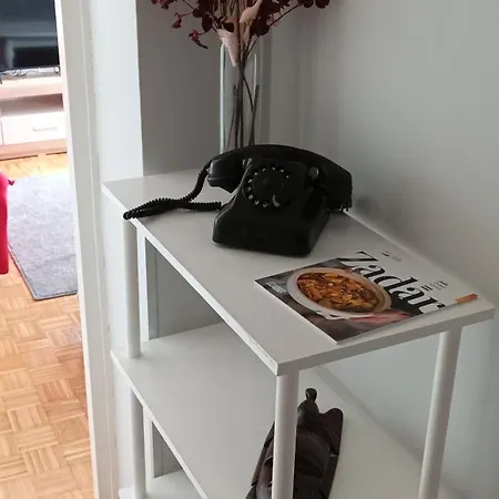 P&c Two-bedroom With Balcony, Near Old Town, Free Public Parking Area *