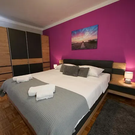 P&c Two-bedroom Sea View With Balcony, Free Public Parking Area 扎达尔