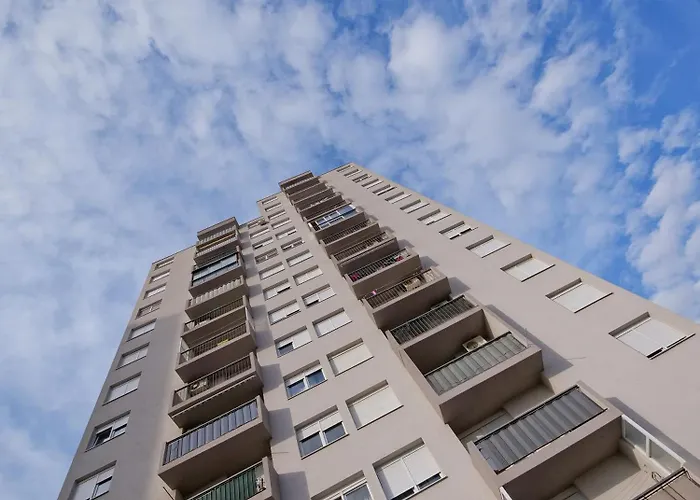 アパート P&c Two-bedroom Sea View With Balcony, Free Public Parking Area