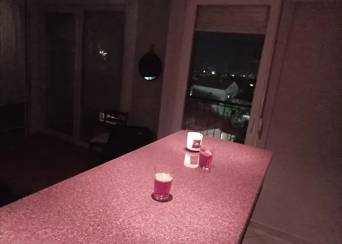 P&c Two-bedroom Sea View With Balcony, Free Public Parking Area アパート ザダル