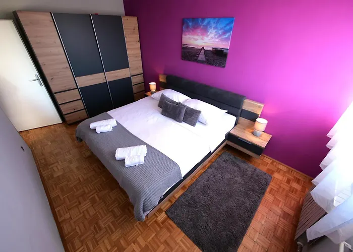 P&c Two-bedroom Sea View With Balcony, Free Public Parking Area アパート ザダル