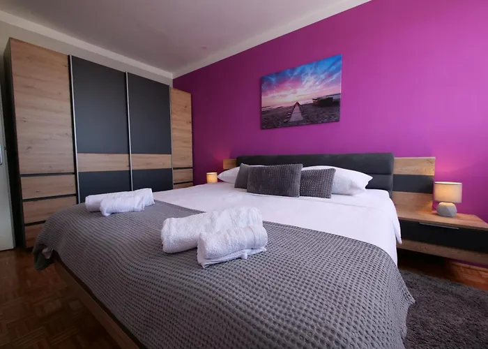 P&c Two-bedroom Sea View With Balcony, Free Public Parking Area * ザダル