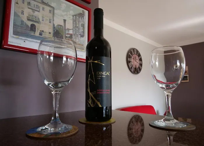 Apartamento P&c Two-bedroom With Balcony, Near Old Town, Free Public Parking Area *