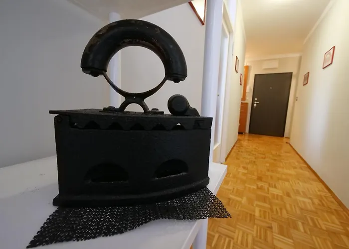 Apartamento P&c Two-bedroom With Balcony, Near Old Town, Free Public Parking Area *
